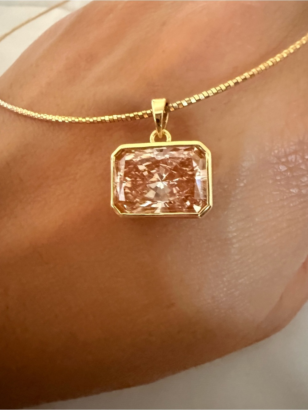 5ct Fancy Vivid Pink Lab Diamond IGI cert with 14kt Yellow Gold Omega Chain 16”